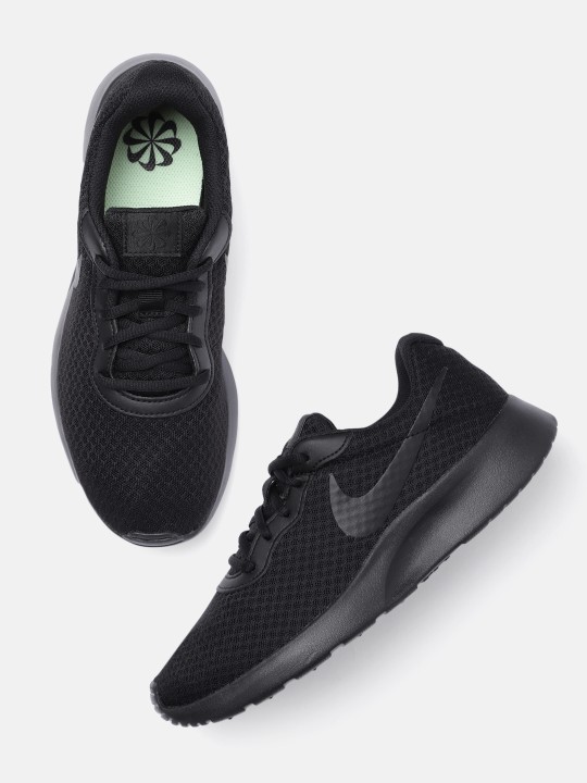 Nike Sports Shoes @ Minimum 60% off