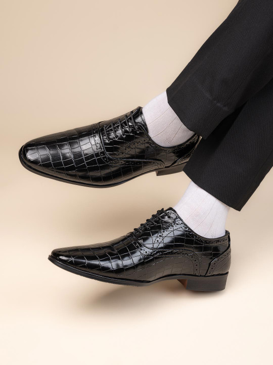 Hydes N Hues Men Black Textured Formal Derbys