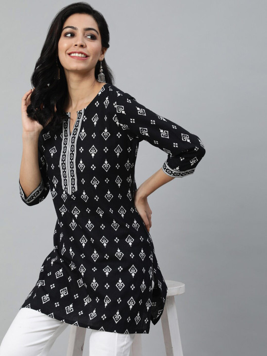 Nayo Black & White Printed Kurti