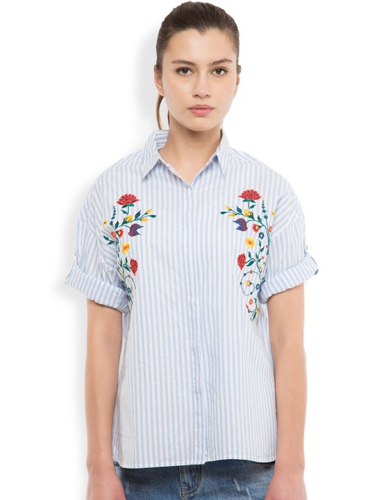 Women White Classic Fit Striped Casual Shirt S