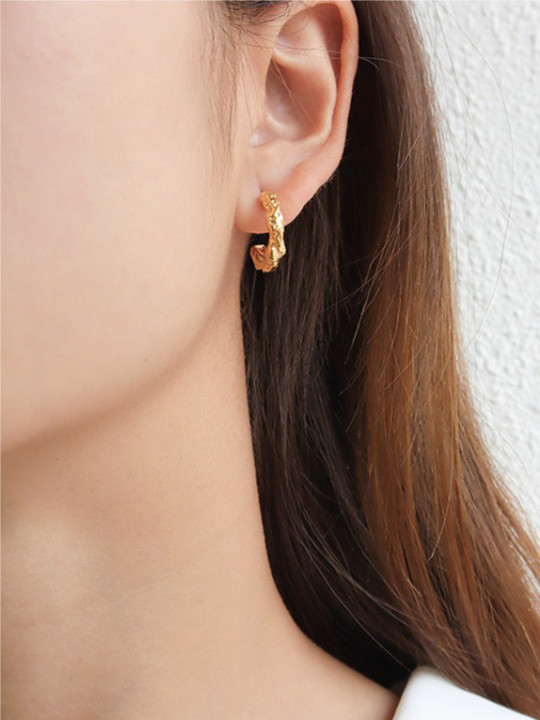 WHITE LIES Gold-Toned Contemporary Half Hoop Earrings