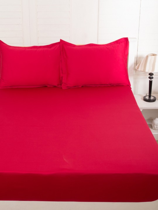 Red Cotton 300 TC Fine Double Bedsheet with 2 Pillow Covers