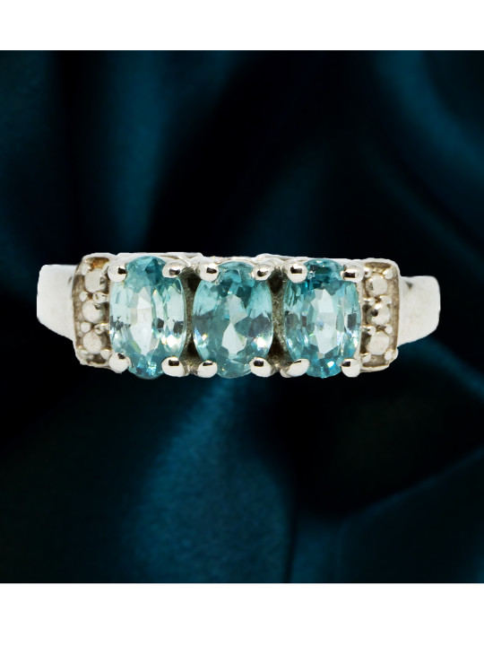 HIFLYER JEWELS womens Rhodium-Plated Silver-Toned & Blue Gemstone-Studded Finger Ring