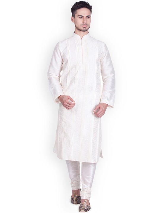 Men White Embroidered Kurta Pyjama M
