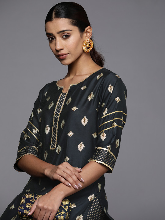 Gerua By Libas Women Charcoal Floral Printed Gotta Patti Kurta
