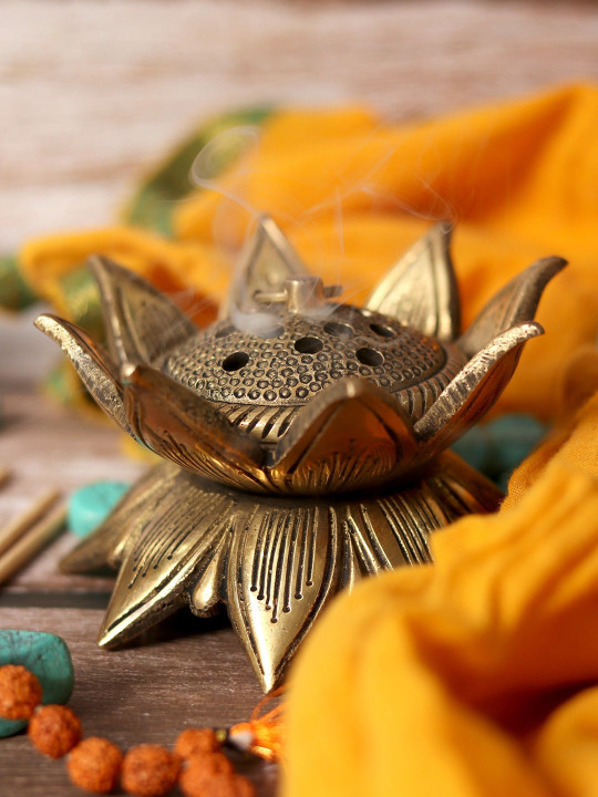 Exotic India Brass Easy to Clean Durga Puja Dhoop Dani