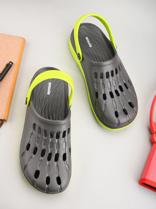 ONSOLE Men Clogs