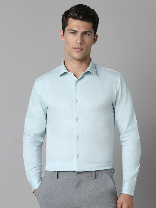 Louis Philippe Men Spread Collar Solid Cotton Slim Fit Formal Shirt