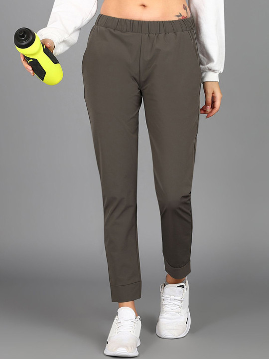 Alan Jones Women Solid Mid-Rise Joggers