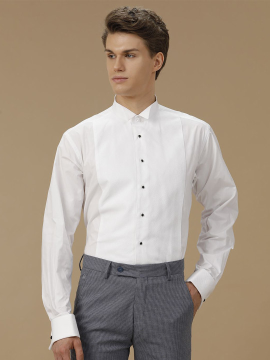 Aldeno Men India Slim Wingtip Collar Solid Cotton Slim Fit Formal Shirt