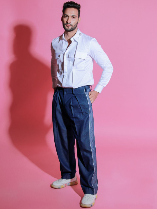 ECHKE Men Custom Opaque Striped Casual Shirt
