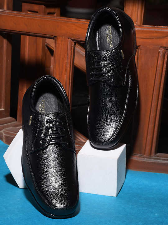 Liberty Men Textured PU Formal Shoes