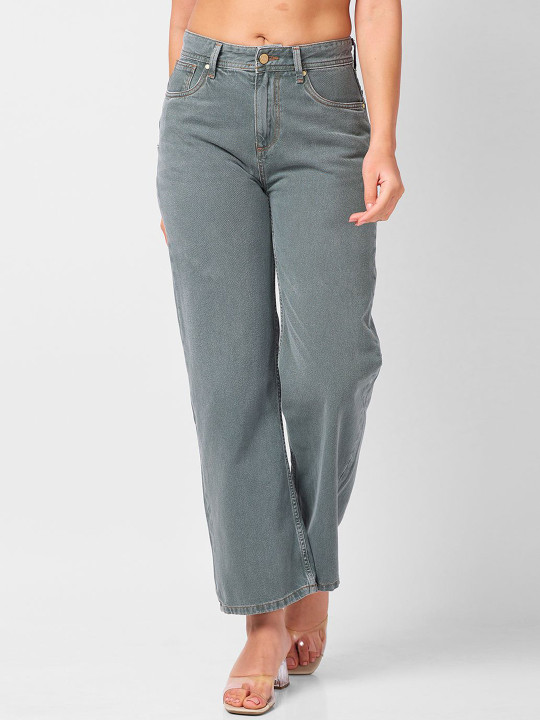 IZEL Women Wide Leg Low Distress Light Fade Jeans