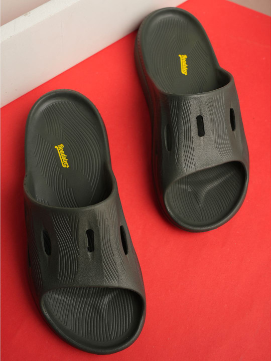 Roadster The Lifestyle Co Men Self Design Sliders