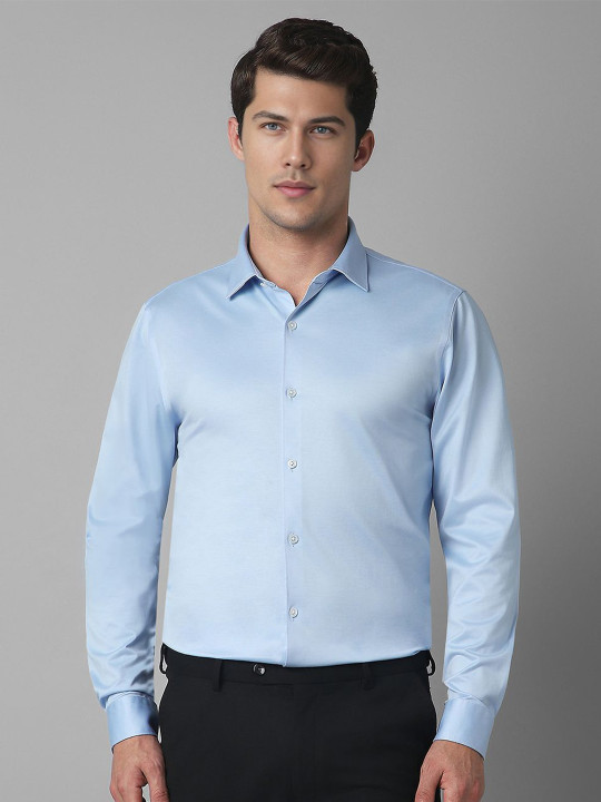 Louis Philippe Men Spread Collar Solid Cotton Slim Fit Formal Shirt