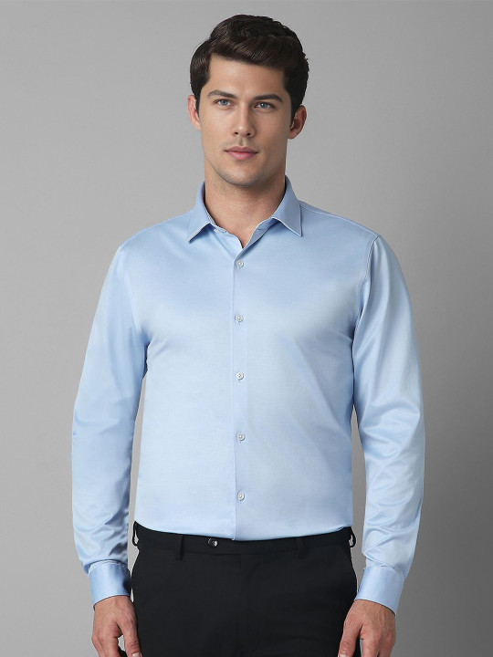 Louis Philippe Men Spread Collar Solid Cotton Slim Fit Formal Shirt