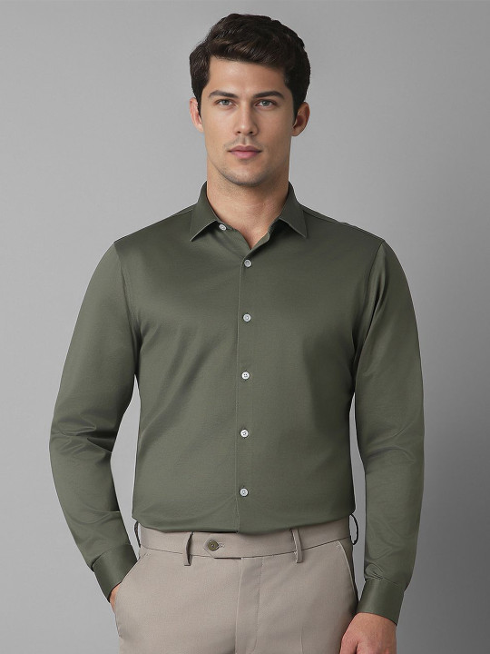 Louis Philippe Men Spread Collar Solid Cotton Slim Fit Formal Shirt