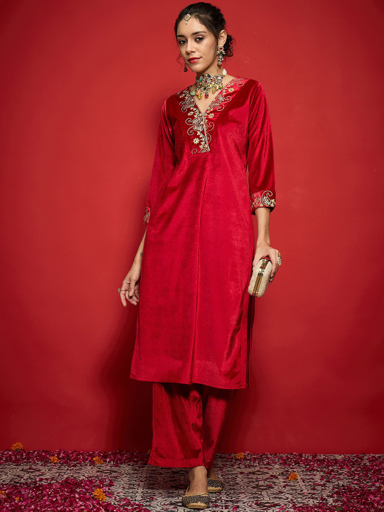 Shae by SASSAFRAS Women Embroidered Grandeur & Majestic Artwork Velvet Kurta