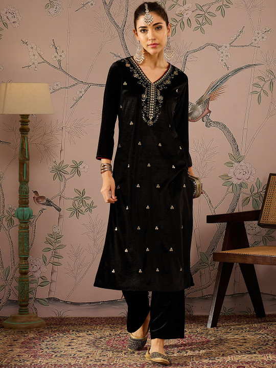 Shae by SASSAFRAS Floral Embroidered V-Neck Three-Quarter Sleeves Regular Velvet Kurta