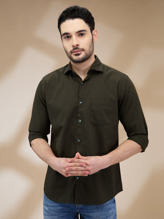 Park Avenue Men Spread Collar Solid Cotton Slim Fit Casual Shirt