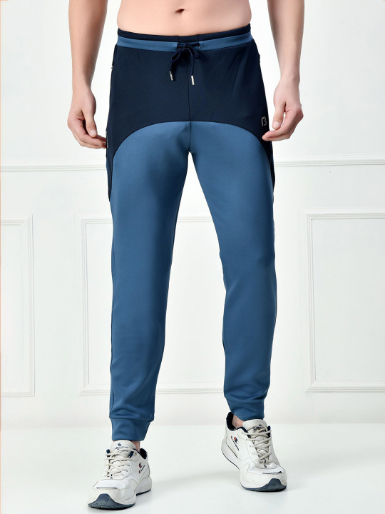 Bildos Men Solid Regular Fit Mid-Rise Trackpants