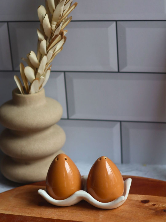 WEAVING HOMES Brown Ceramic Salt & Pepper Shakers