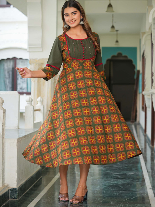 IKRASS Women Floral Printed Mirror Work Anarkali Kurta