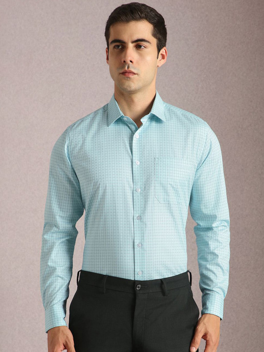 Louis Philippe Men Slim Fit Checked Spread Collar Cotton Formal Shirt