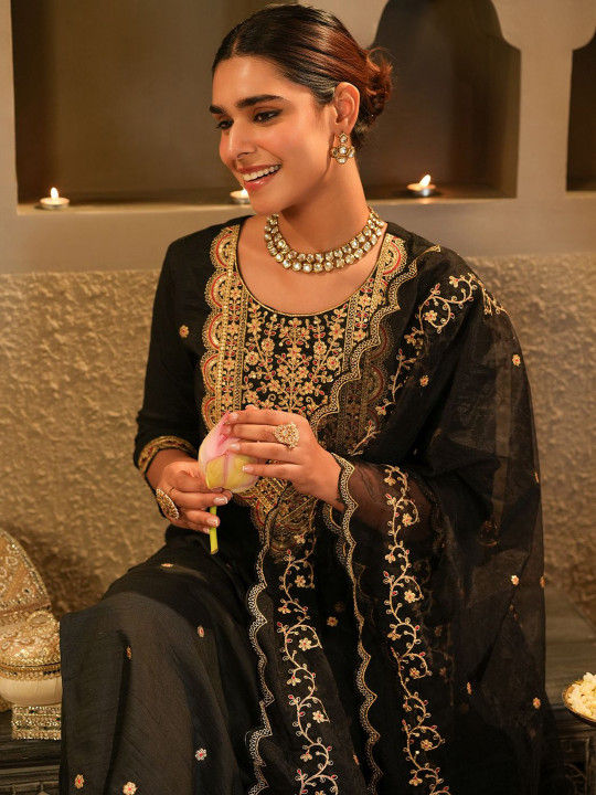 Indo Era Ethnic Motifs Embroidered Kurta With Trousers & Dupatta