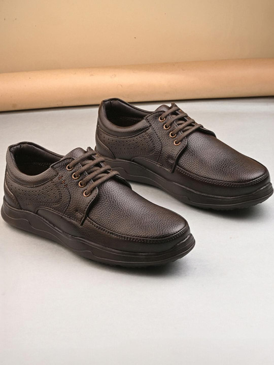 Roadster Men Leather Sneakers