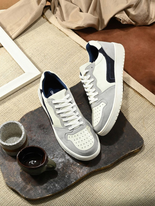 Overdrive Men Colourblocked Leather Sneakers