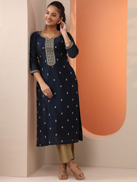 Gerua By Libas Floral Embroidered Sweetheart Neck Straight Kurta