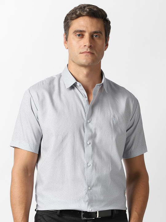 Van Heusen Spread Collar Slim Fit Pinstripes Pure Cotton Formal Shirt