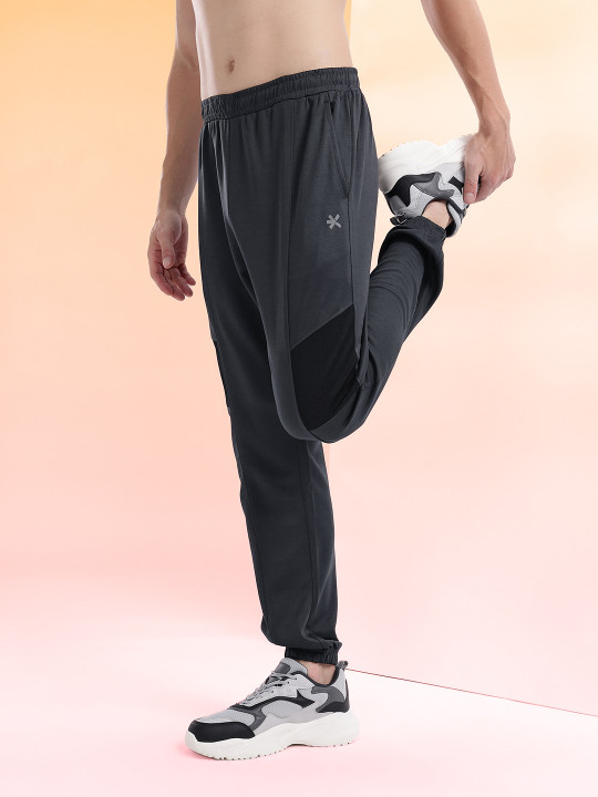 HRX by Hrithik Roshan Men Colorblocked Detail Mid-Rise Rapid Dry Training Joggers