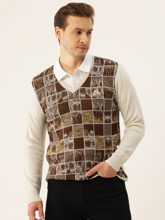 Monte Carlo Geometric Self Design V-Neck Pullover