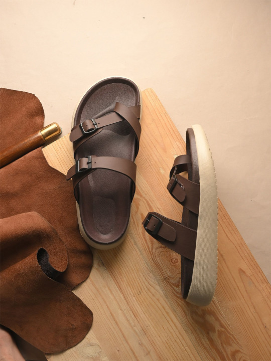 ARIVO Men Comfort Sandals With Buckle Closure
