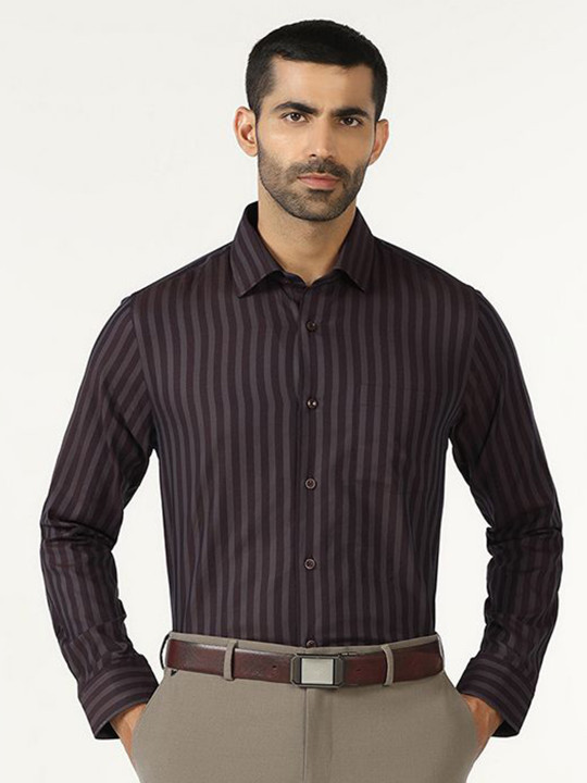 Blackberrys Men India Slim Fit Vertical Striped Spread Collar Pure Cotton Formal Shirt