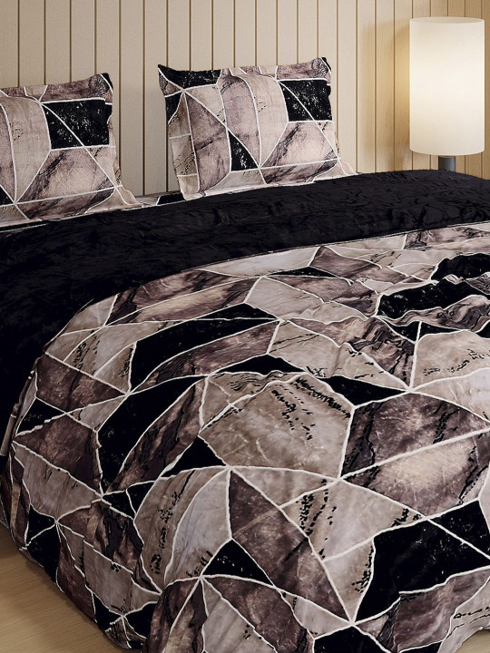 Monte Carlo Beige & Black Geometric 300 TC Bedsheet with 2 Pillow Covers 904 GSM