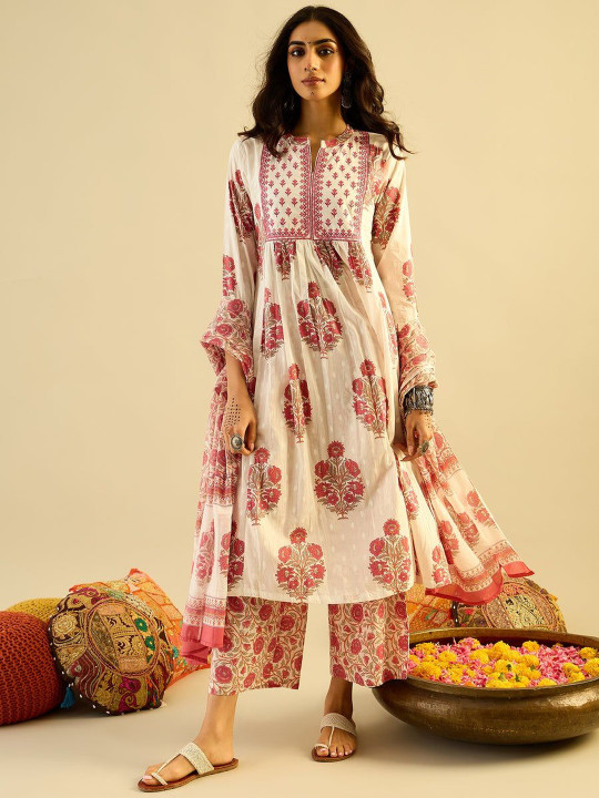 DIVASTRI Women Floral Printed Tiered Pure Cotton Kurta with Trousers & With Dupatta