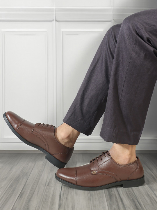 Carlton London Men Textured Leather Formal Derbys
