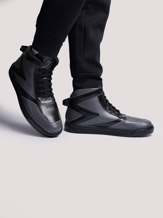 ZEESH Men Colourblocked Leather Fashion