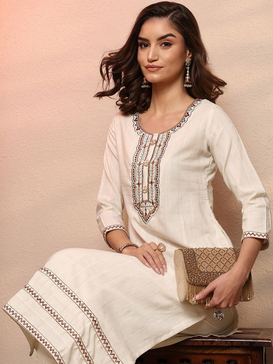 Libas Women Yoke Design Thread Work Kurta