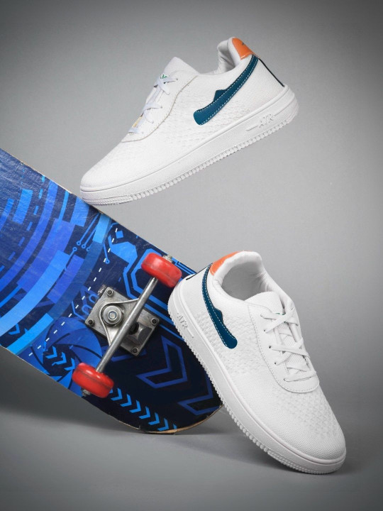 OXTRID Men Textured Sneakers