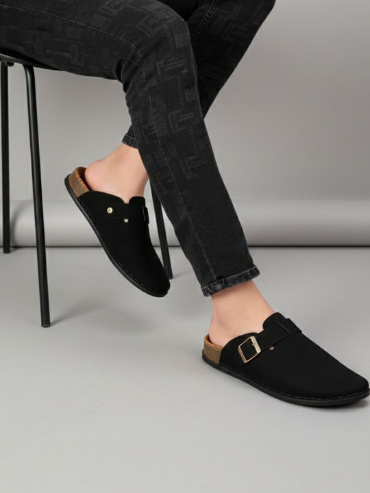 INKLENZO Men Clogs Sandals