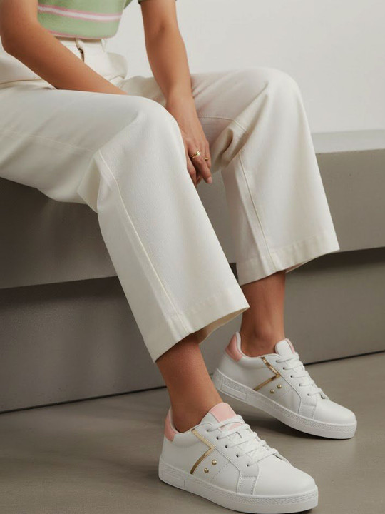 Roadster The Lifestyle Co Women Round Toe Lightweight Lace-Ups Sneakers