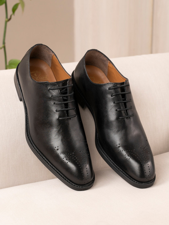 Red Tape Men Leather Round Toe Formal Oxfords