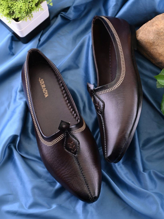 SOURAGYA Men Textured PU Loafers