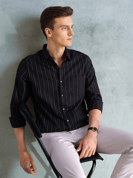 Arrow Men Slim Fit Spread Collar Vertical Striped Cotton Formal Shirt