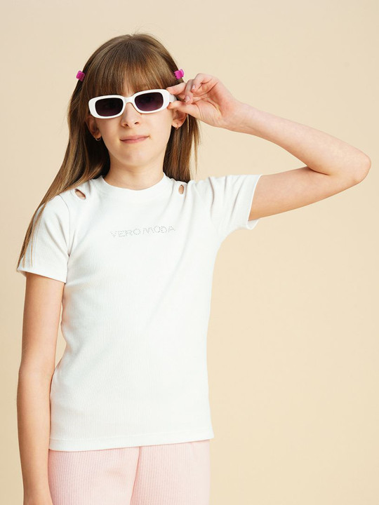 Vero Moda Girls Typography Printed Extended Sleeves Pockets T-shirt