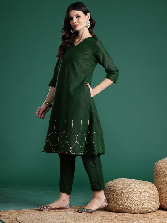 Sangria V-Neck A-Line Kurta & Trousers